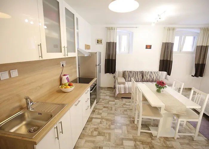Laura Apartmán