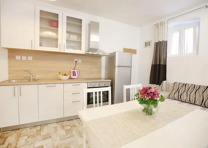Laura Apartmán