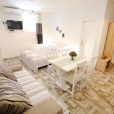 Studio Laura Apartment Zadar